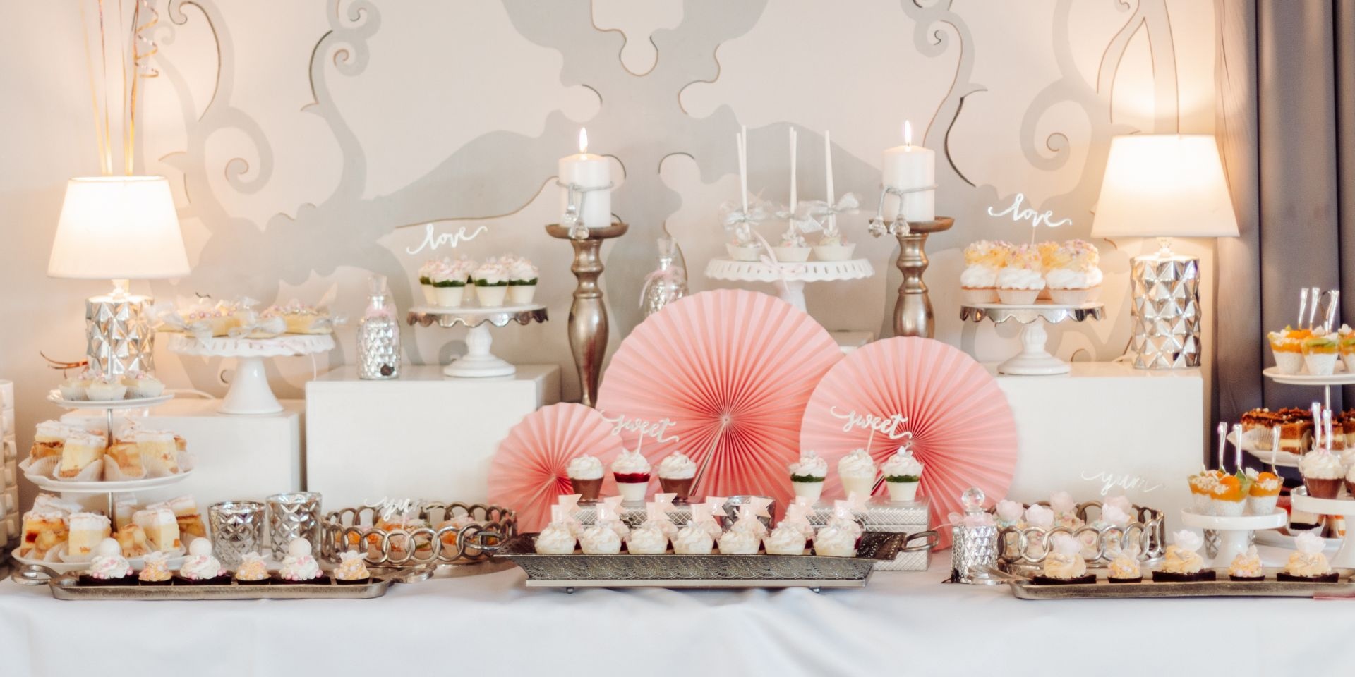 Słodkie stoły
Ozdoba każdej imprezy   zawsze w przemyślanych kolorach